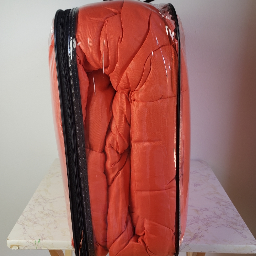 QUEEN SIZE COMFORTER - Picture 4 of 4